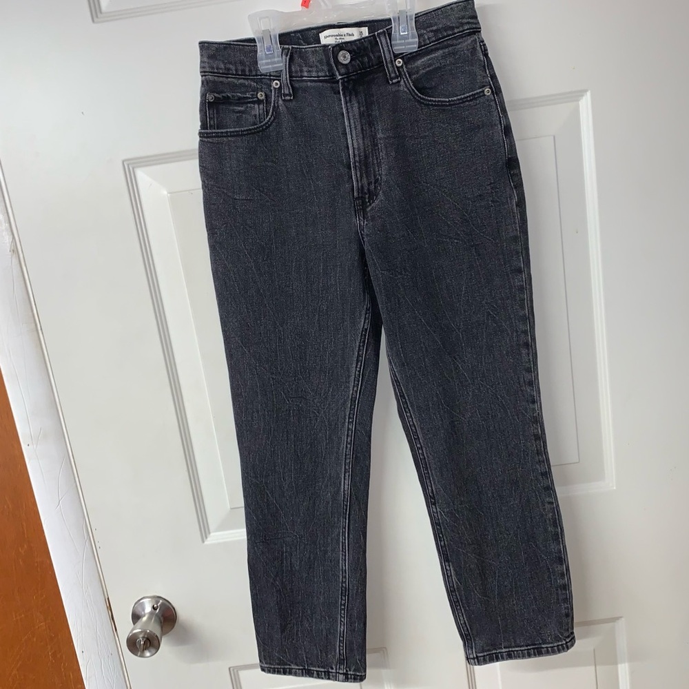 Abercrombie & Fitch EUC Black Denim The Mom Highrise Ankle Jeans size 25/0S